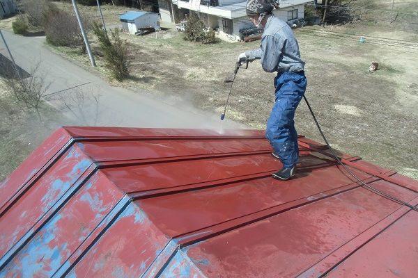 長野市Y様邸・屋根塗装｜施工前の状況・ケレン・高圧洗浄 (3)