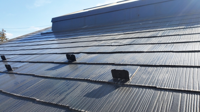 紫外線にさらされる屋根