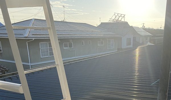 長野県飯山市・屋根塗装｜ルーフスターSi・上塗り2回目 (3)