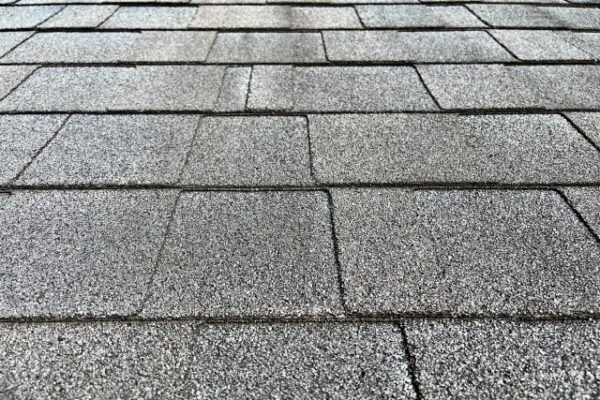 アスファルトシングルのおすすめメーカーと選び方完全ガイド